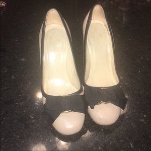 Kate Spade Nude with Black Bow Pumps, size 7